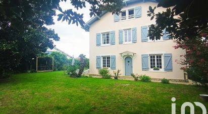 House 9 rooms of 275 m² in Dax (40100)