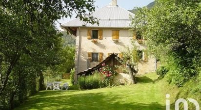 Bastide 16 rooms of 504 m² in Saint-Sauveur (05200)