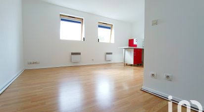 Studio 1 room of 34 m² in Noisy-le-Grand (93160)