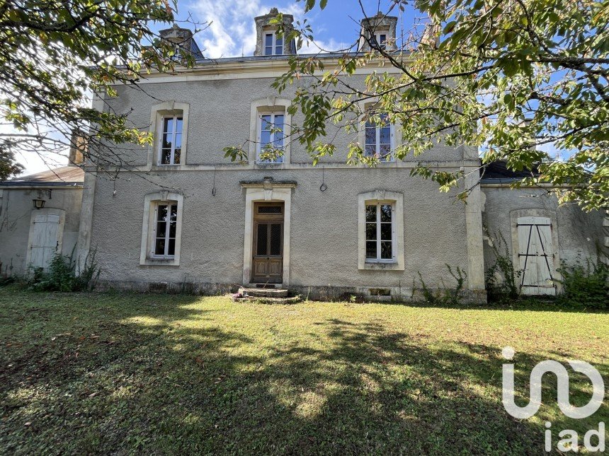 Mansion 10 rooms of 234 m² in Celles-sur-Belle (79370)