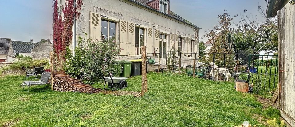 Mansion 8 rooms of 210 m² in Marchenoir (41370)