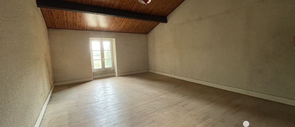 Barn conversion 3 rooms of 56 m² in Saint-Trojan (33710)