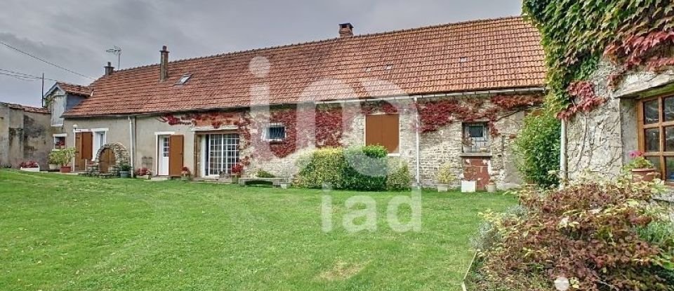 Country house 7 rooms of 135 m² in Morville-en-Beauce (45300)