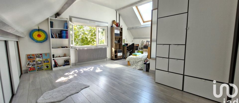 Maison 6 pièces de 238 m² à La Chapelle-Saint-Mesmin (45380)