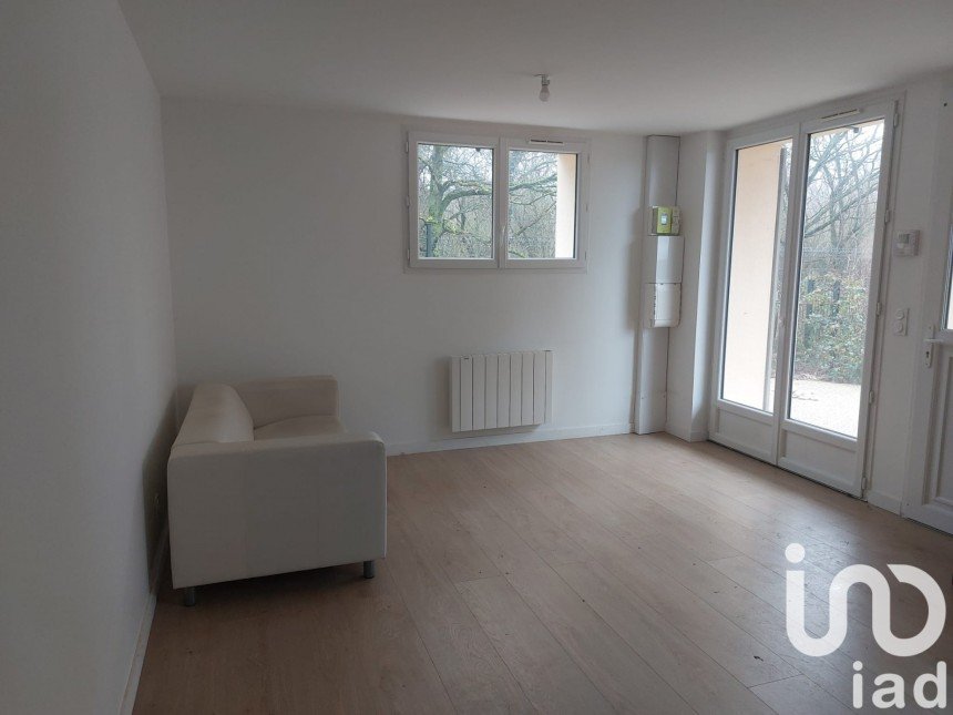 Studio 1 room of 26 m² in Longperrier (77230)