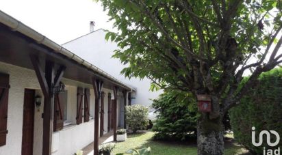 House 6 rooms of 106 m² in Savigny-le-Temple (77176)