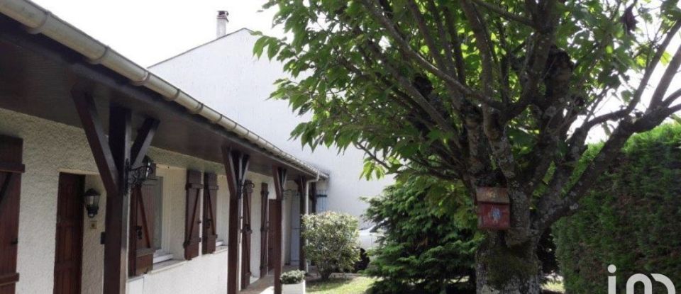 Maison 6 pièces de 106 m² à Savigny-le-Temple (77176)