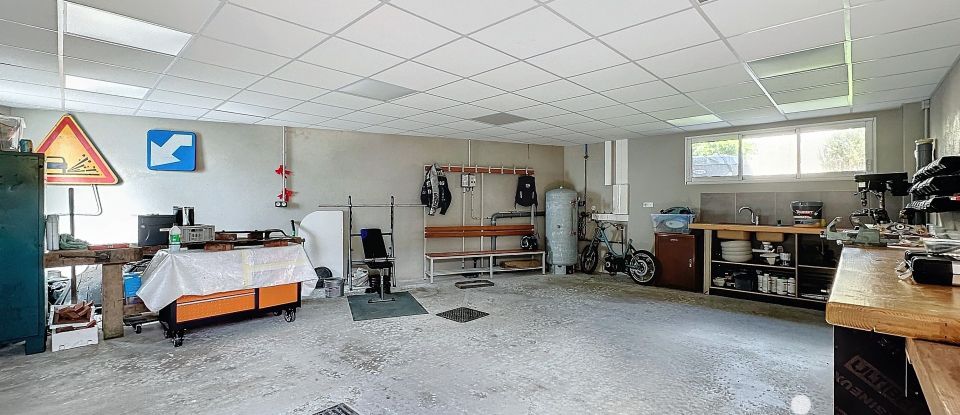 Longère 5 pièces de 148 m² à Crevin (35320)