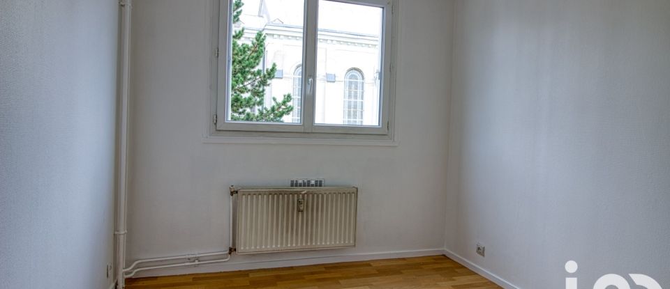 Apartment 3 rooms of 64 m² in Ermont (95120)