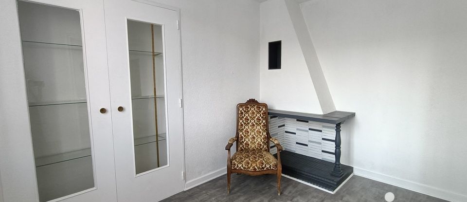 Apartment 4 rooms of 87 m² in Cusset (03300)