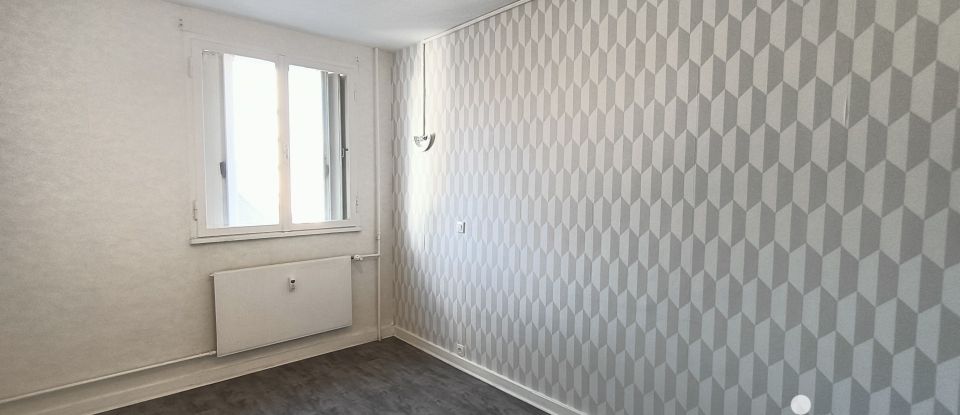 Apartment 4 rooms of 87 m² in Cusset (03300)