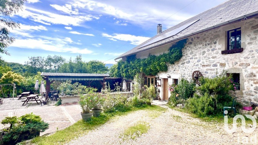 Ferme 5 pièces de 300 m² à Copponex (74350)