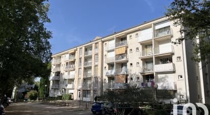 Studio 1 pièce de 17 m² à Gréoux-les-Bains (04800)