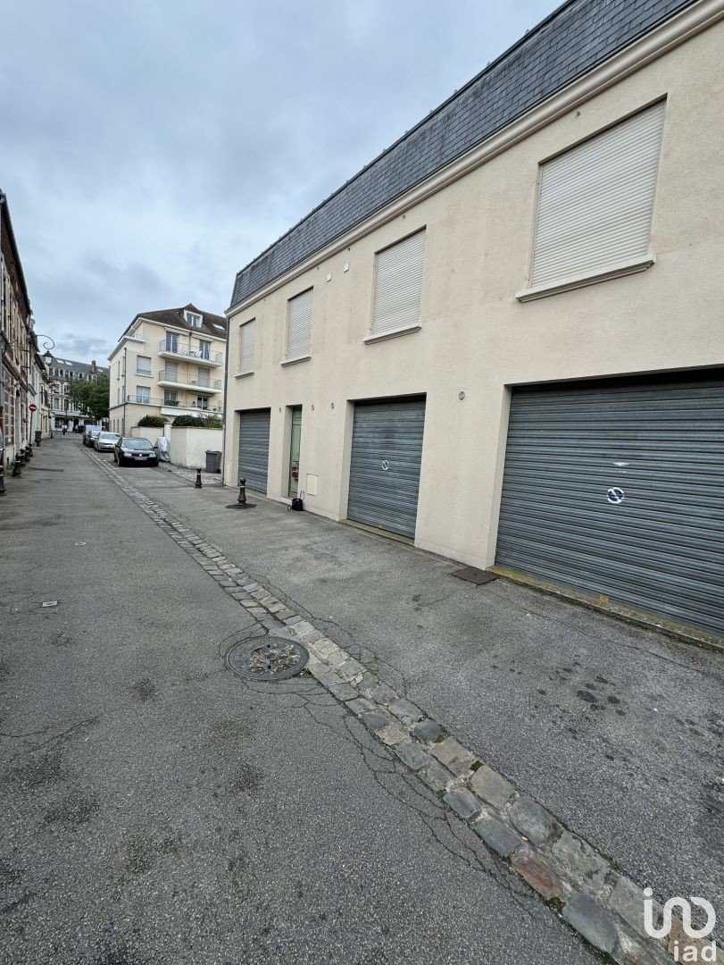 Building in Mantes-la-Jolie (78200) of 345 m²