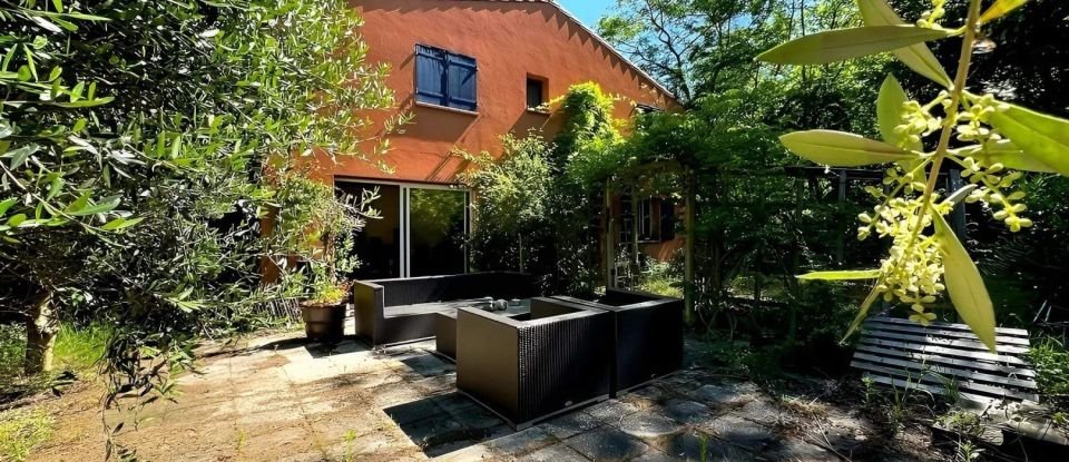 Maison 7 pièces de 164 m² à Moulin-Neuf (09500)