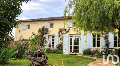 Country house 9 rooms of 231 m² in Haimps (17160)