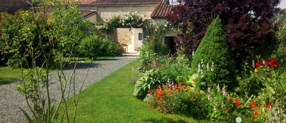 Maison de campagne 9 pièces de 231 m² à Haimps (17160)