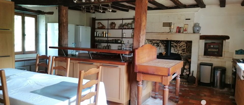 Traditional house 8 rooms of 320 m² in Marçay (37500)