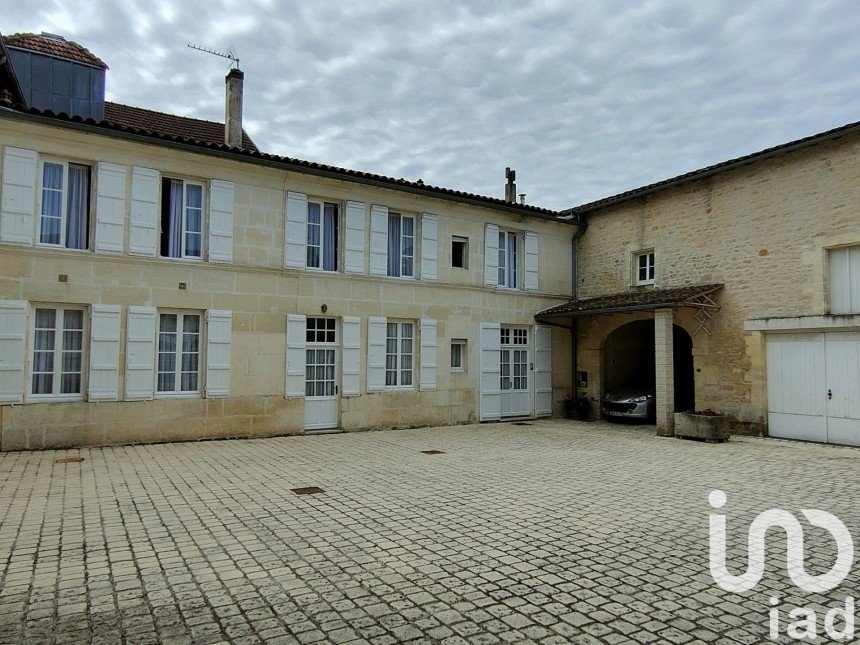 Village house 5 rooms of 150 m² in Brizambourg (17770)