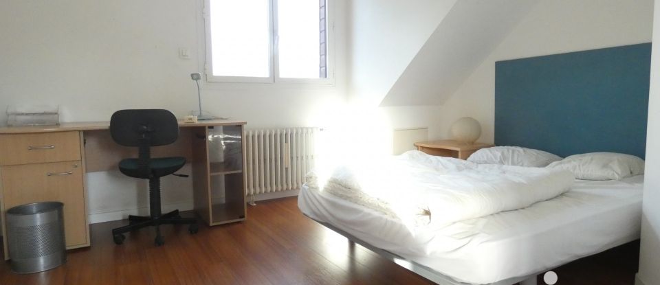 Maison de ville 9 pièces de 215 m² à Rennes (35700)