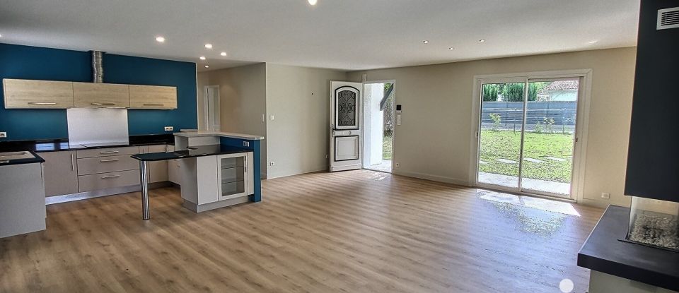 Maison 5 pièces de 123 m² à Tosse (40230)