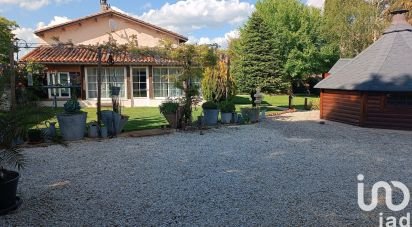 Village house 6 rooms of 100 m² in Vanzac (17500)