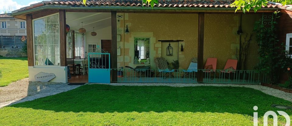 Village house 6 rooms of 100 m² in Vanzac (17500)