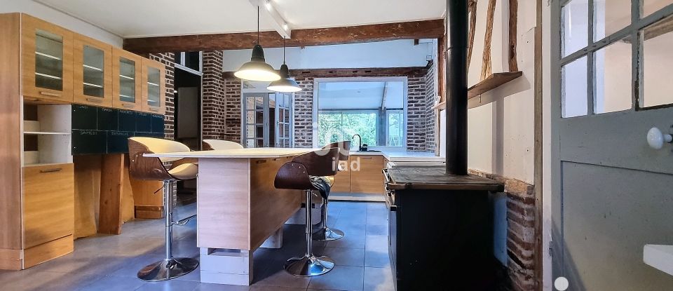 Maison 9 pièces de 239 m² à Quevauvillers (80710)