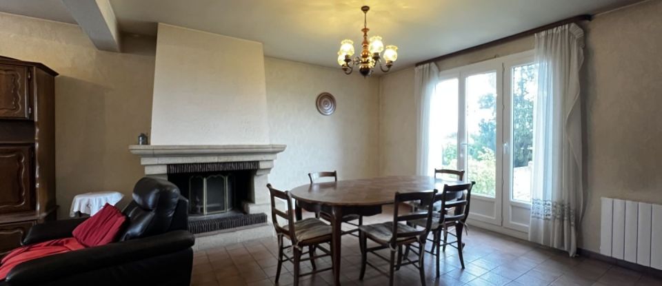 House 8 rooms of 128 m² in Paray-Vieille-Poste (91550)