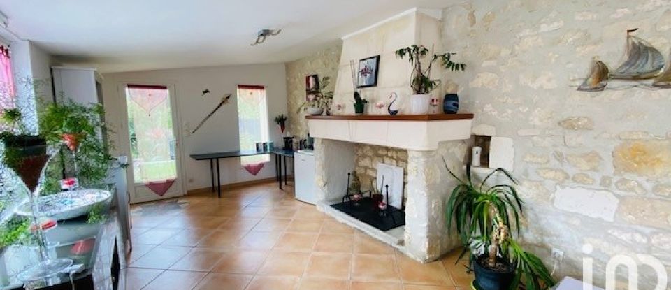 Country house 7 rooms of 272 m² in Floirac (17120)