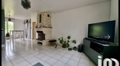 Traditional house 4 rooms of 82 m² in Semoine (10700)