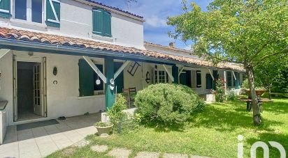 Maison de campagne 7 pièces de 230 m² à Saint-Jean-de-Liversay (17170)