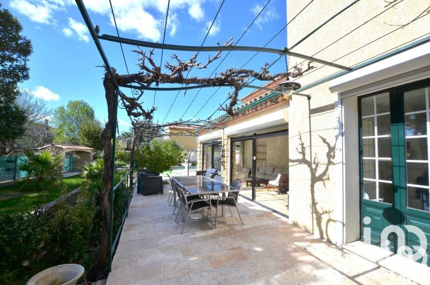 House 8 rooms of 230 m² in Nîmes (30000)