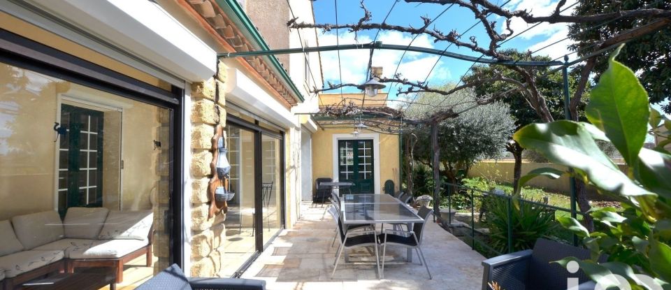 House 8 rooms of 230 m² in Nîmes (30000)