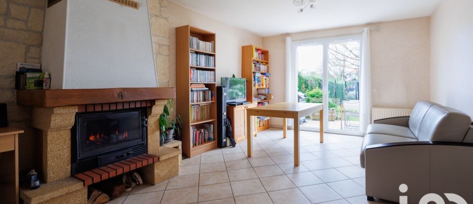 Maison 4 pièces de 102 m² à Saint-Genis-les-Ollières (69290)