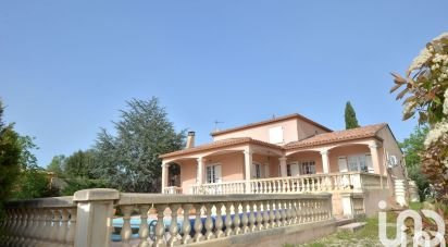 House 6 rooms of 154 m² in Poulx (30320)