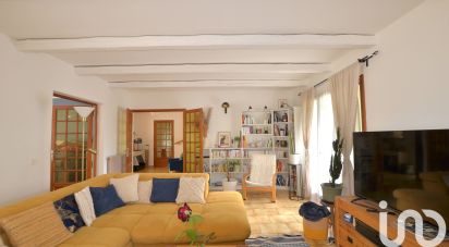 House 7 rooms of 157 m² in Poulx (30320)