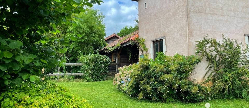 Gîte 15 pièces de 314 m² à Rouzède (16220)