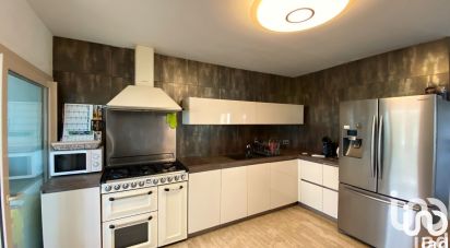 Maison 7 pièces de 190 m² à Nîmes (30900)