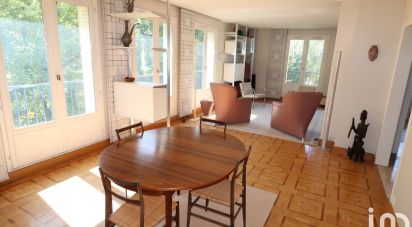 Apartment 5 rooms of 125 m² in Versailles (78000)