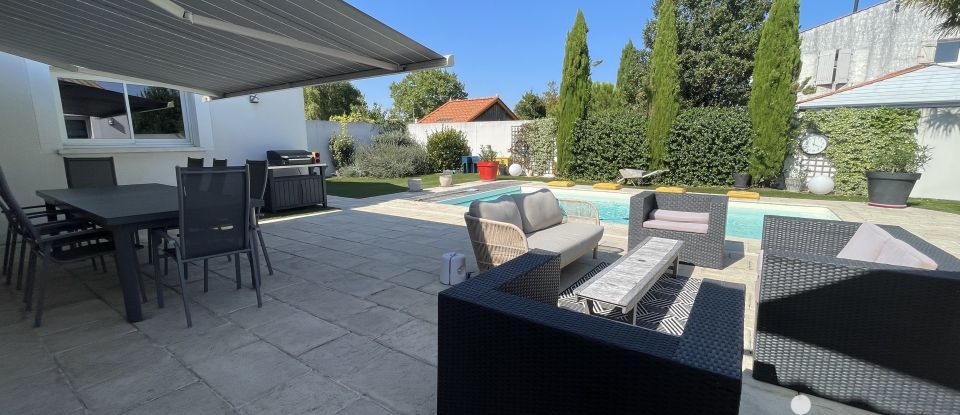 House 6 rooms of 140 m² in La Rochelle (17000)