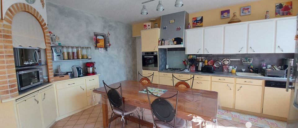 House 5 rooms of 214 m² in Mercy (89210)