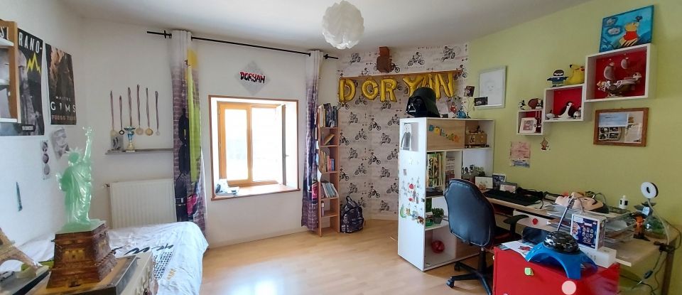 House 5 rooms of 214 m² in Mercy (89210)