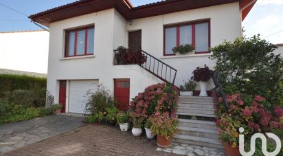 Traditional house 7 rooms of 140 m² in Cenon (33150)