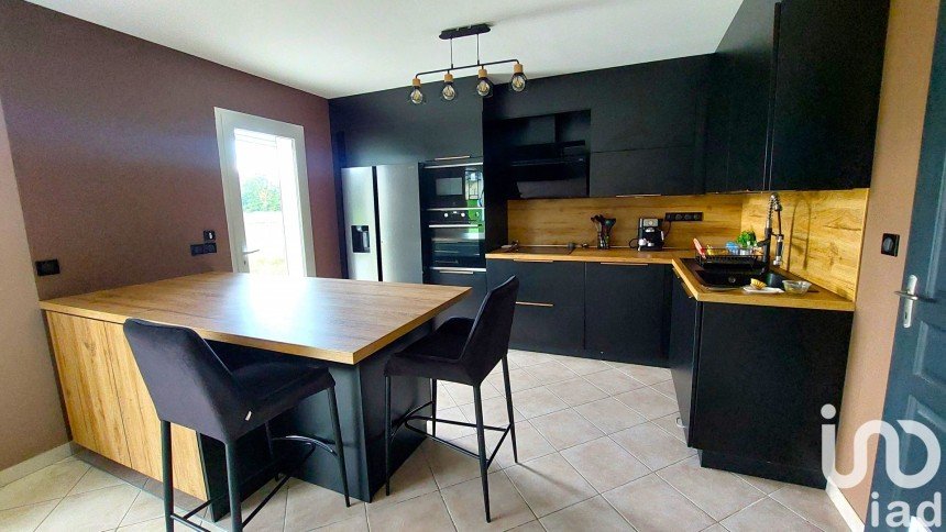 House 5 rooms of 100 m² in Jeu-les-Bois (36120)