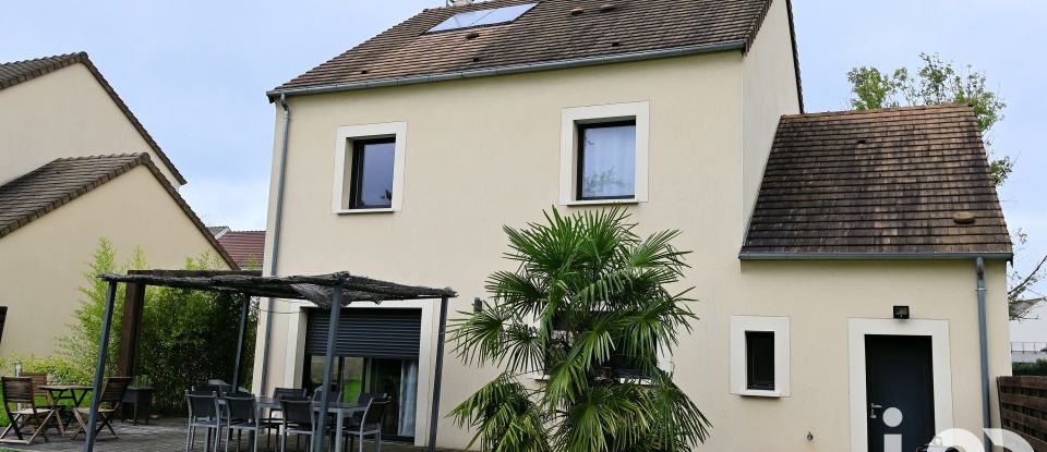 Maison traditionnelle 7 pièces de 137 m² à Forges-les-Bains (91470)