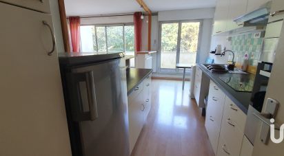 Apartment 4 rooms of 86 m² in Les Ulis (91940)