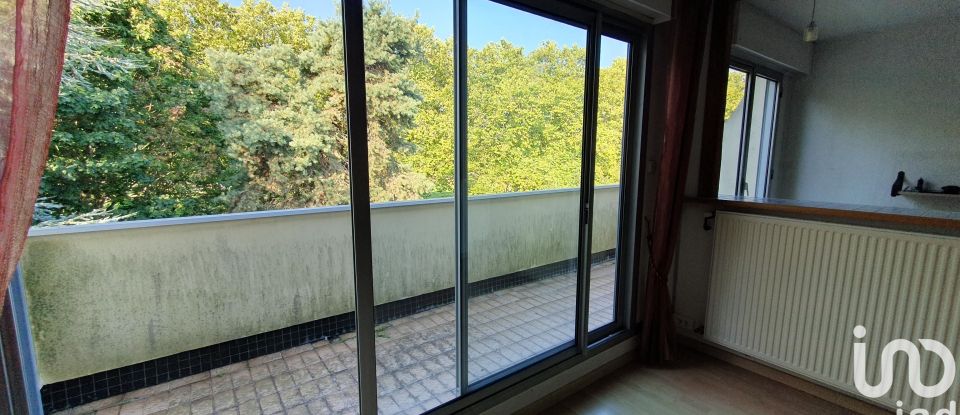 Apartment 4 rooms of 86 m² in Les Ulis (91940)