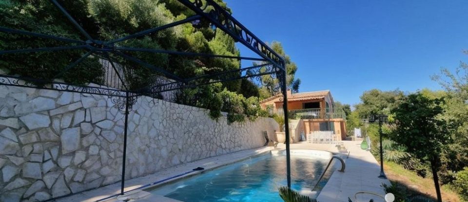 Maison 5 pièces de 111 m² à Cagnes-sur-Mer (06800)