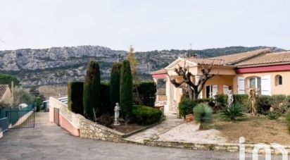 Maison traditionnelle 8 pièces de 184 m² à Saint-Martin-d'Ardèche (07700)